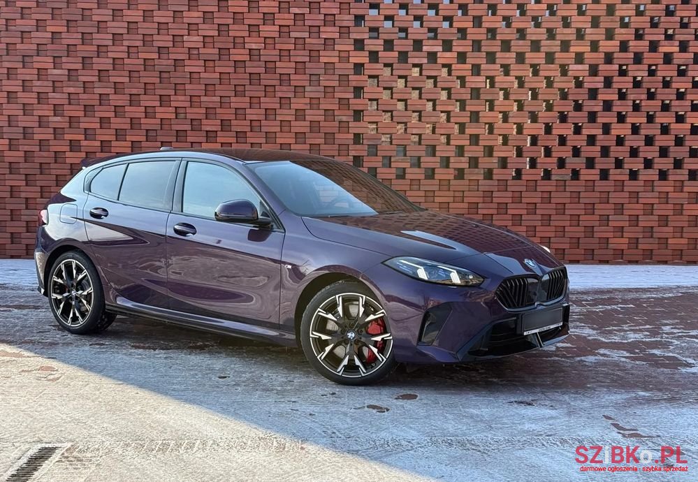 2024' BMW 1 Series 120I photo #2