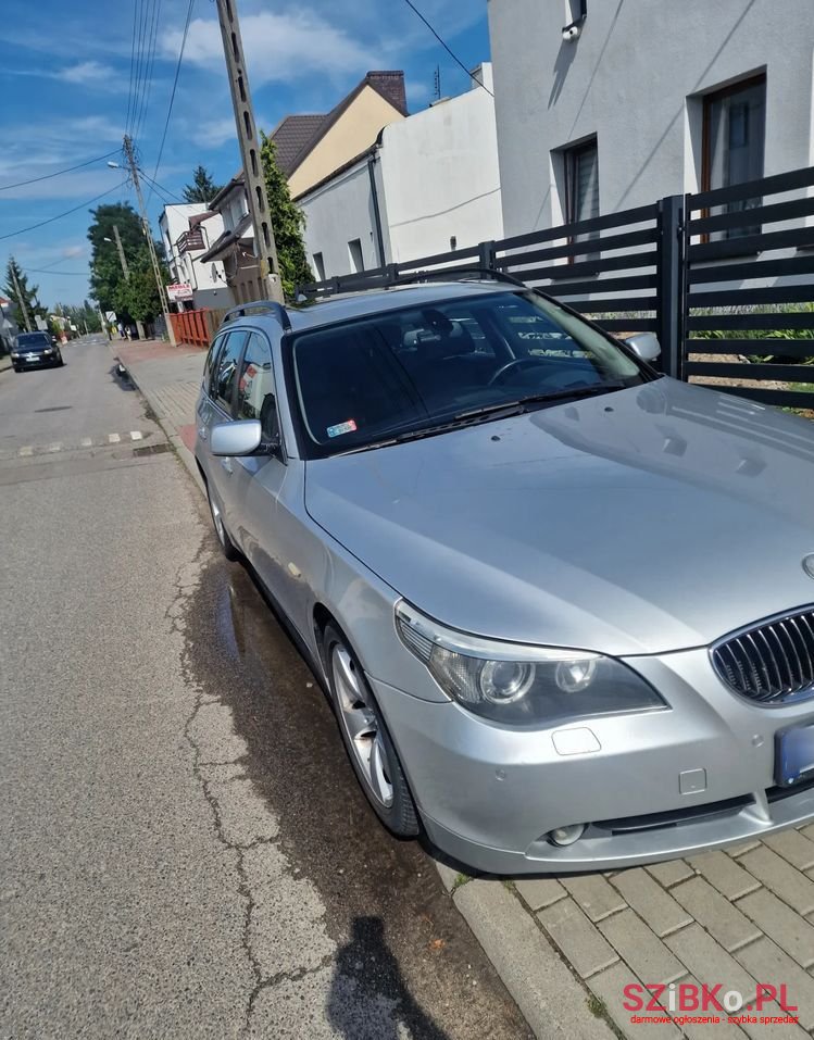 2006' BMW 5 Series 530D Touring photo #3