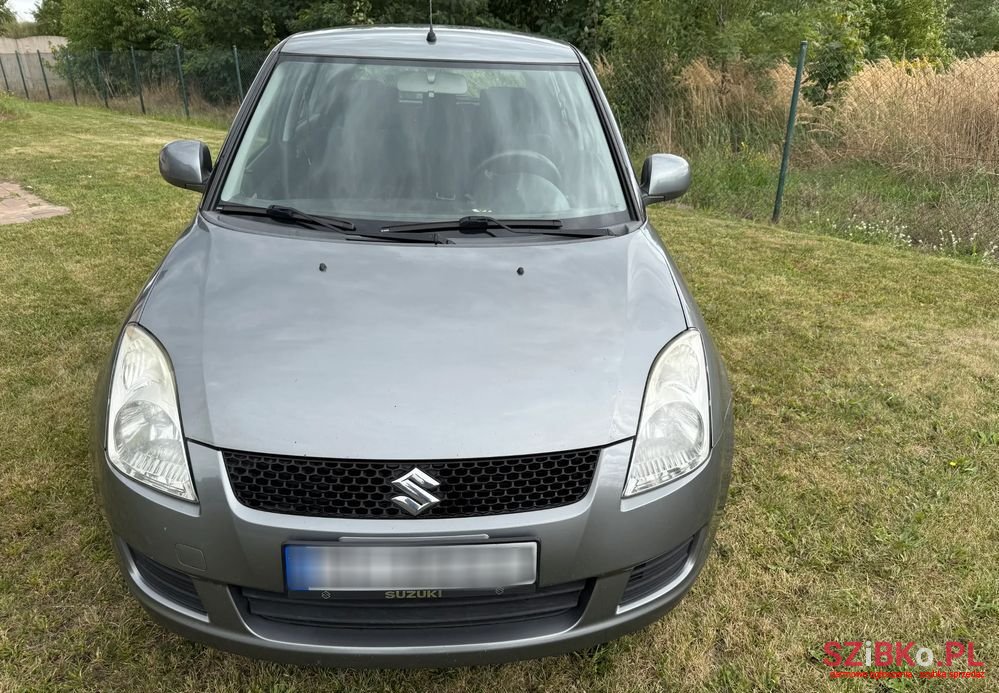 2009' Suzuki Swift photo #3