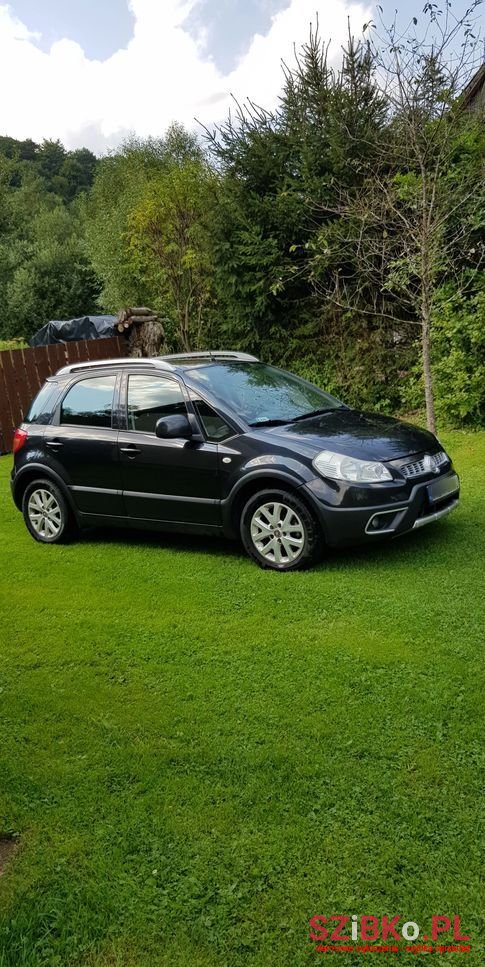 2011' Fiat Sedici photo #1