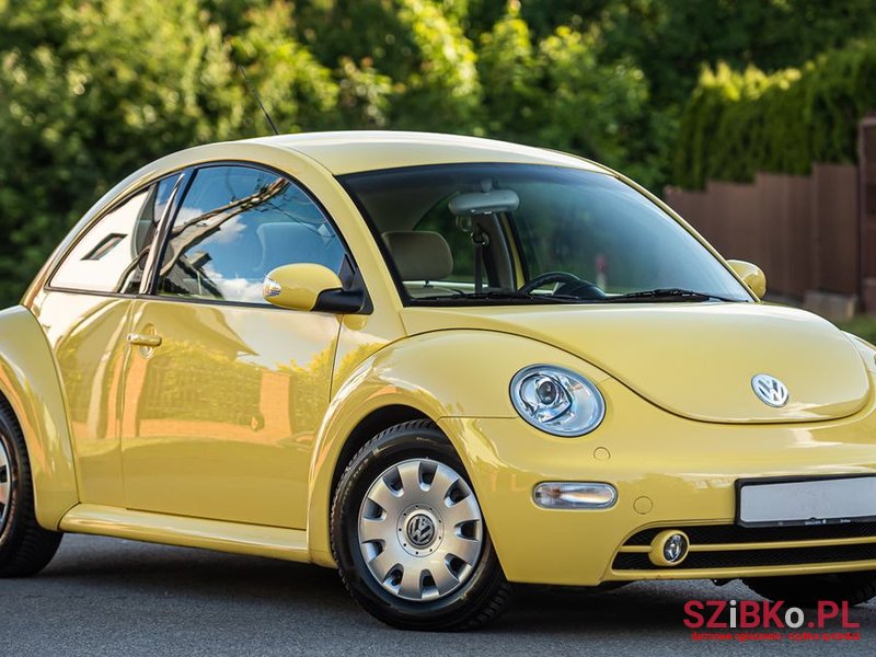 2004' Volkswagen New Beetle photo #1