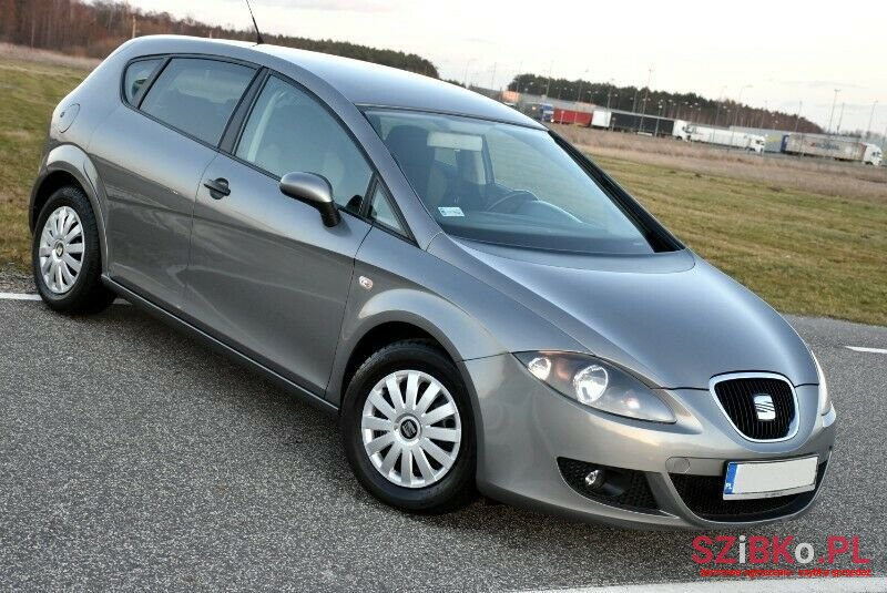 2008' SEAT Leon photo #2