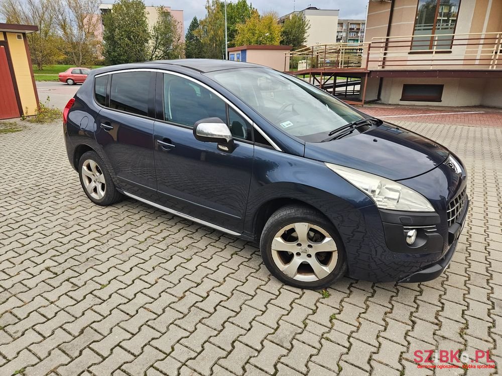 2011' Peugeot 3008 photo #1
