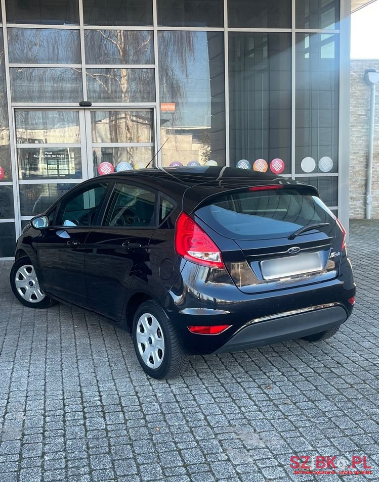 2010' Ford Fiesta photo #5