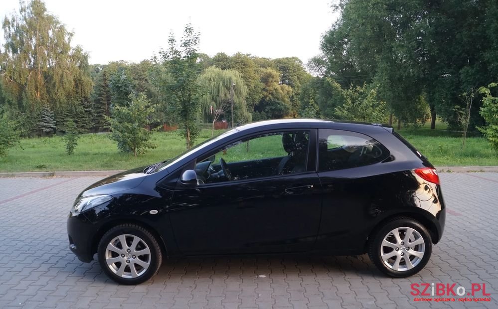 2009' Mazda 2 1.3 Comfort photo #2