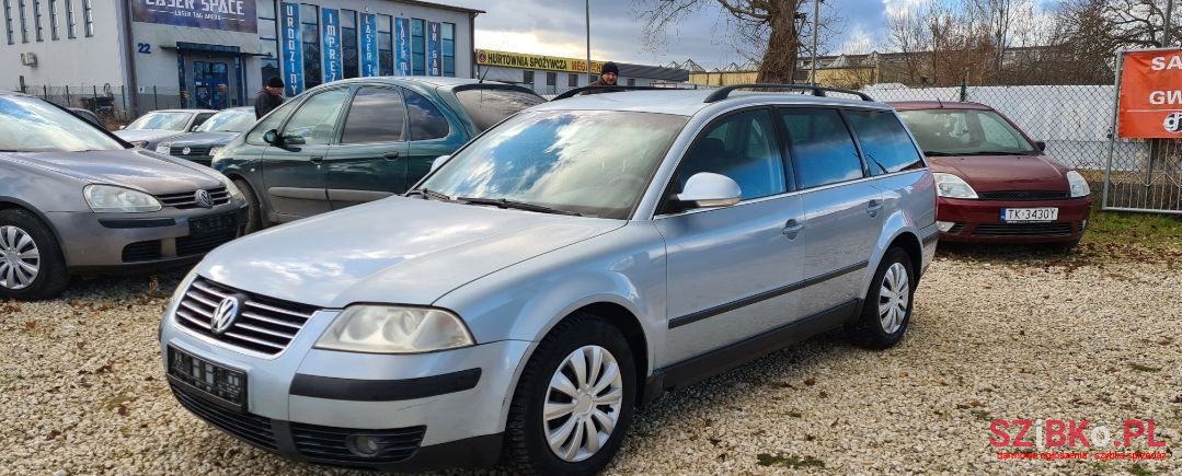 2004' Volkswagen Passat photo #2