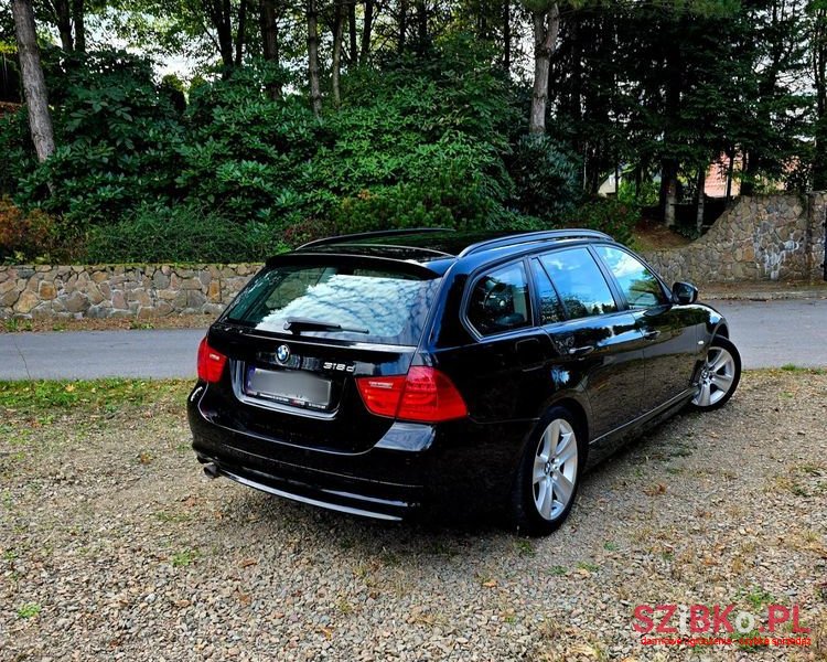 2010' BMW 3 Series 318D Dpf Touring photo #2