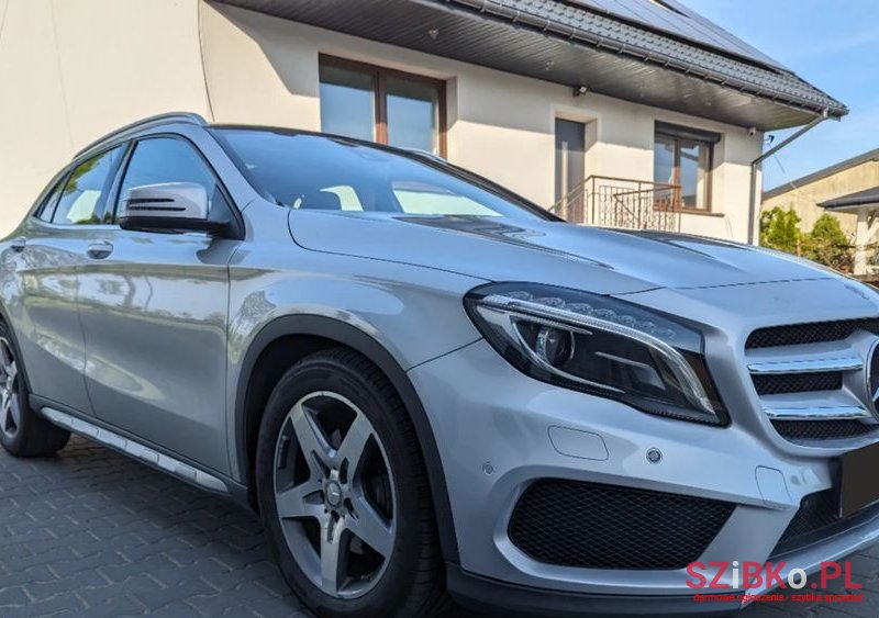 2014' Mercedes-Benz GLA photo #6