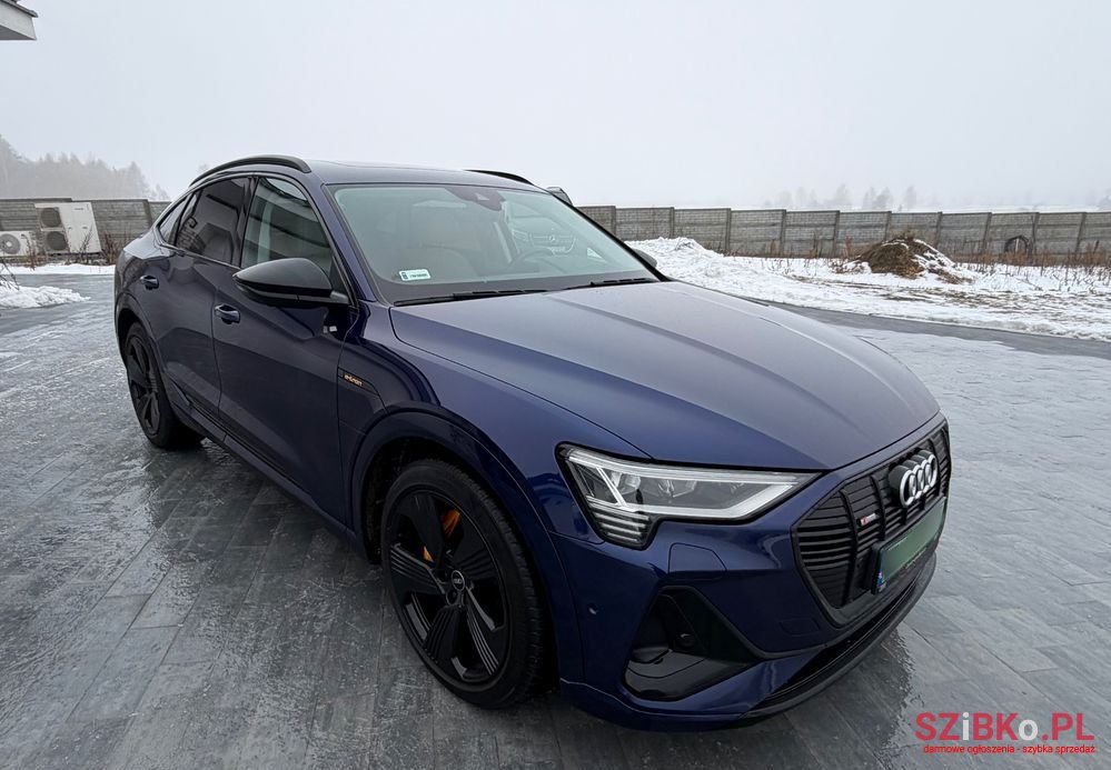 2021' Audi Q8 Sportback E-Tron photo #2
