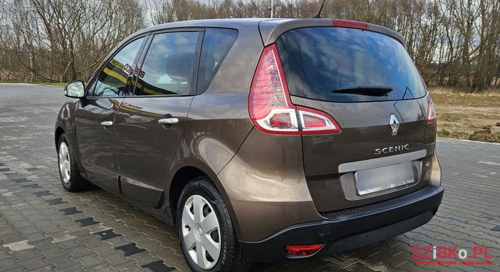 2010' Renault Scenic photo #5