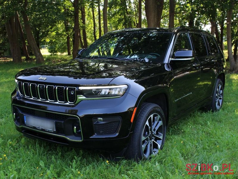 2021' Jeep Grand Cherokee photo #1