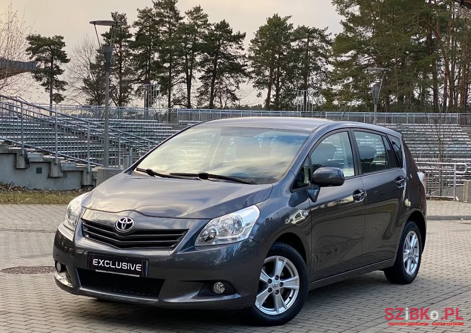 2009' Toyota Verso photo #4