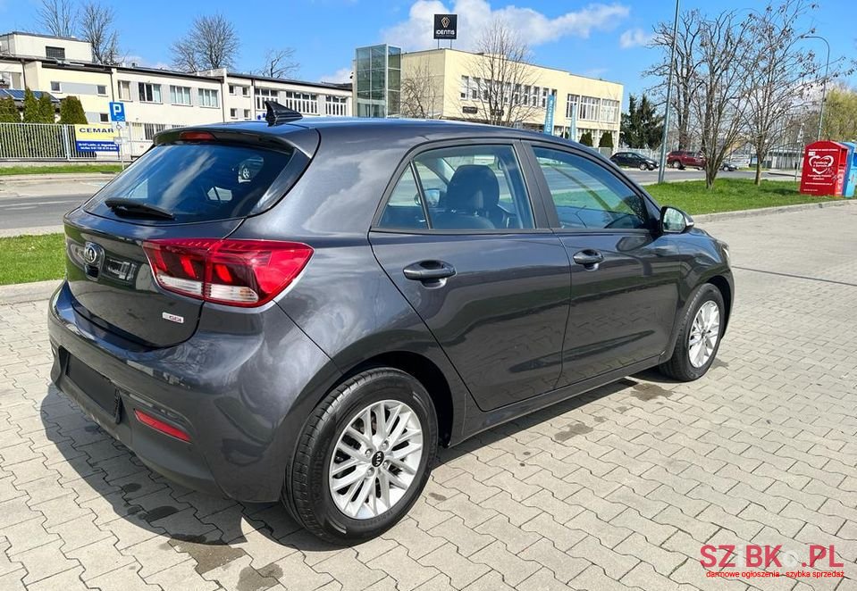 2020' Kia Rio photo #5