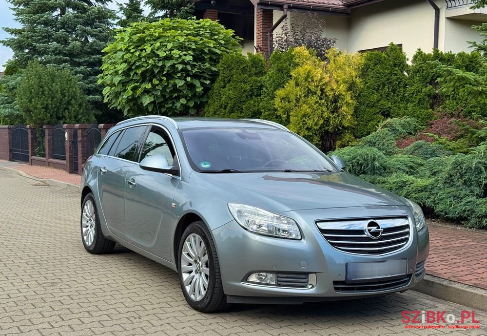 2011' Opel Insignia photo #1