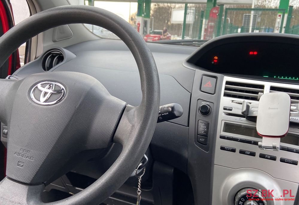 2008' Toyota Yaris 1.3 Luna A/C photo #6
