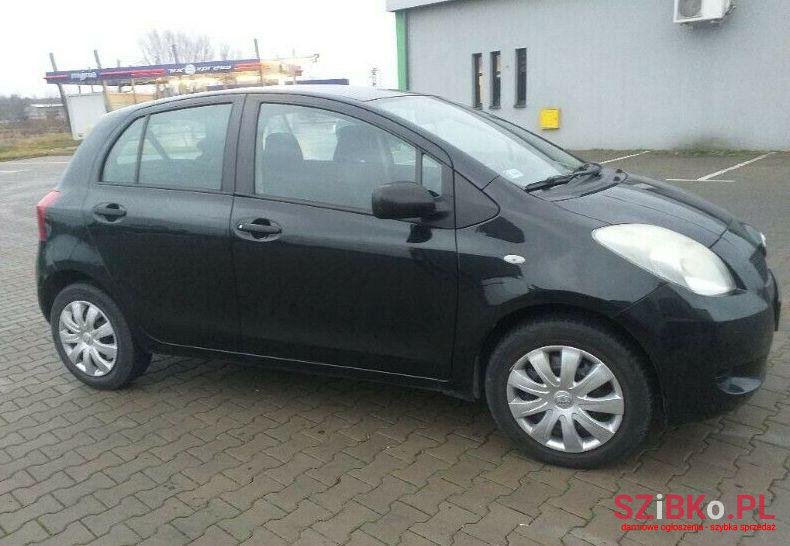2006' Toyota Yaris photo #1