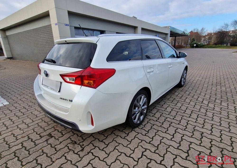 2013' Toyota Auris photo #6