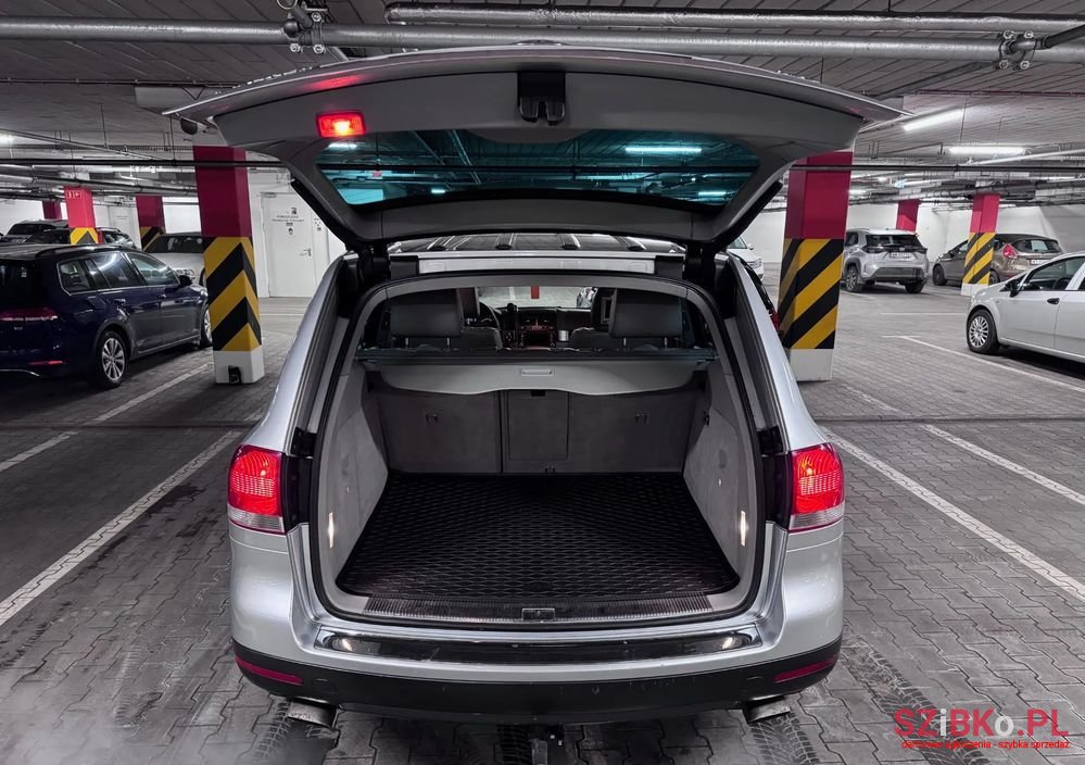 2003' Volkswagen Touareg photo #5