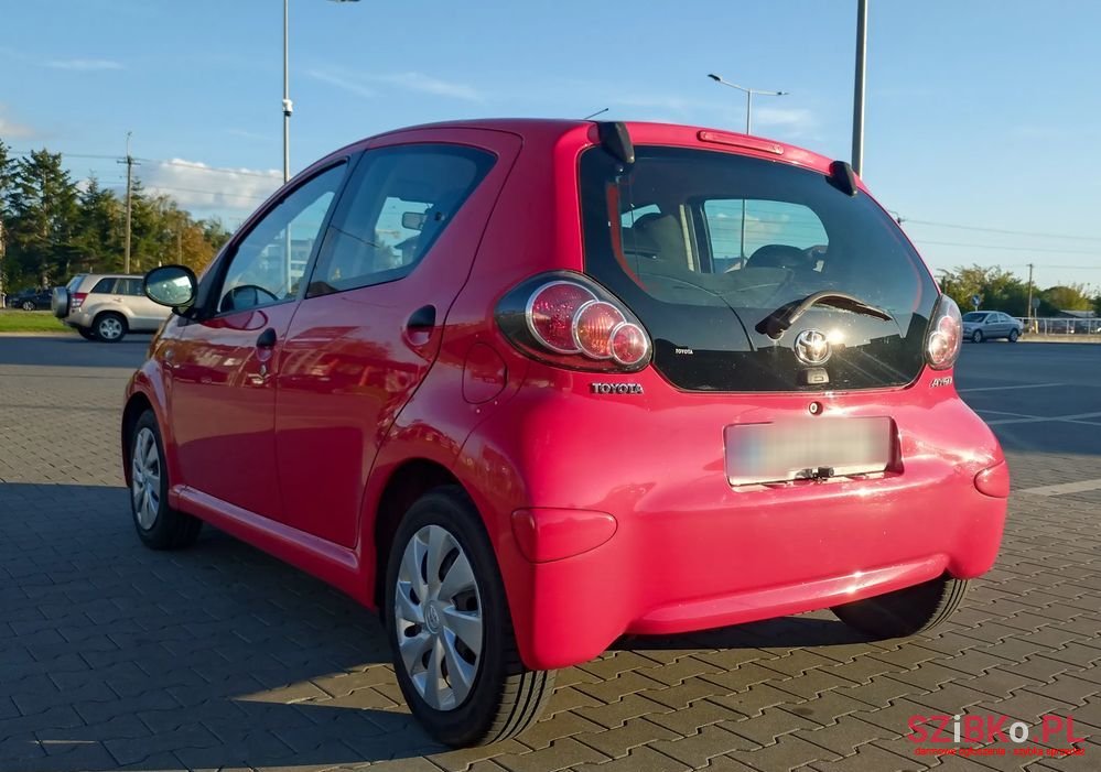 2012' Toyota Aygo photo #6