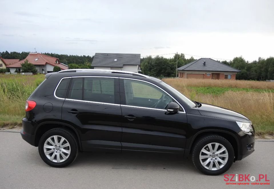 2009' Volkswagen Tiguan photo #2