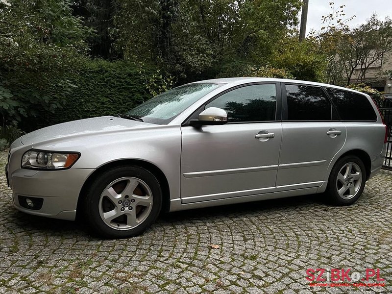 2011' Volvo V50 D4 Momentum photo #4