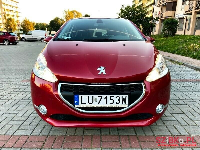 2013' Peugeot 208 photo #2