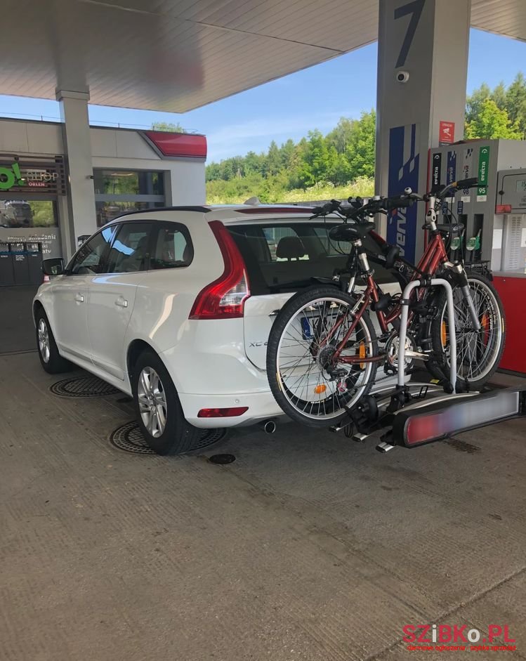 2016' Volvo Xc 60 D3 Drive-E Momentum photo #4