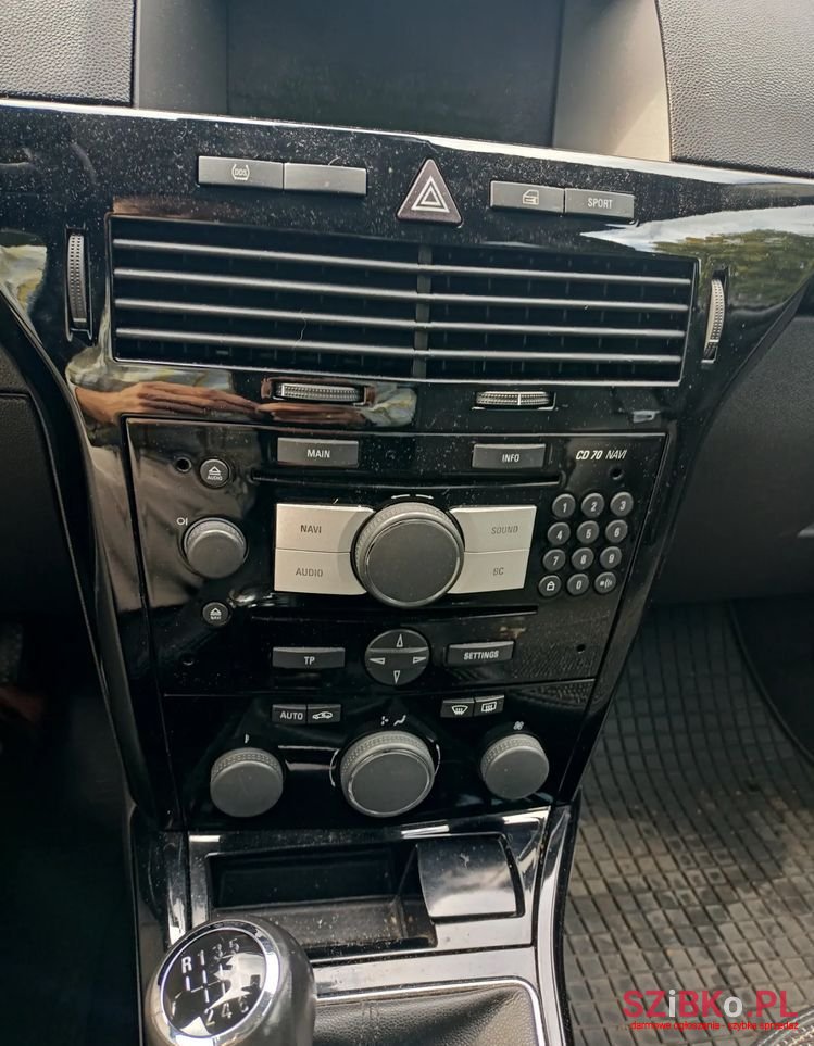 2009' Opel Astra photo #5