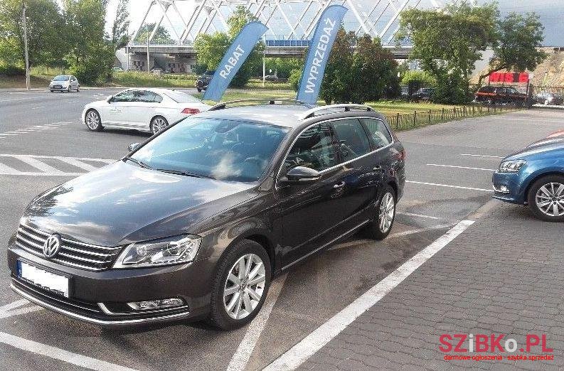 2014' Volkswagen Passat photo #2