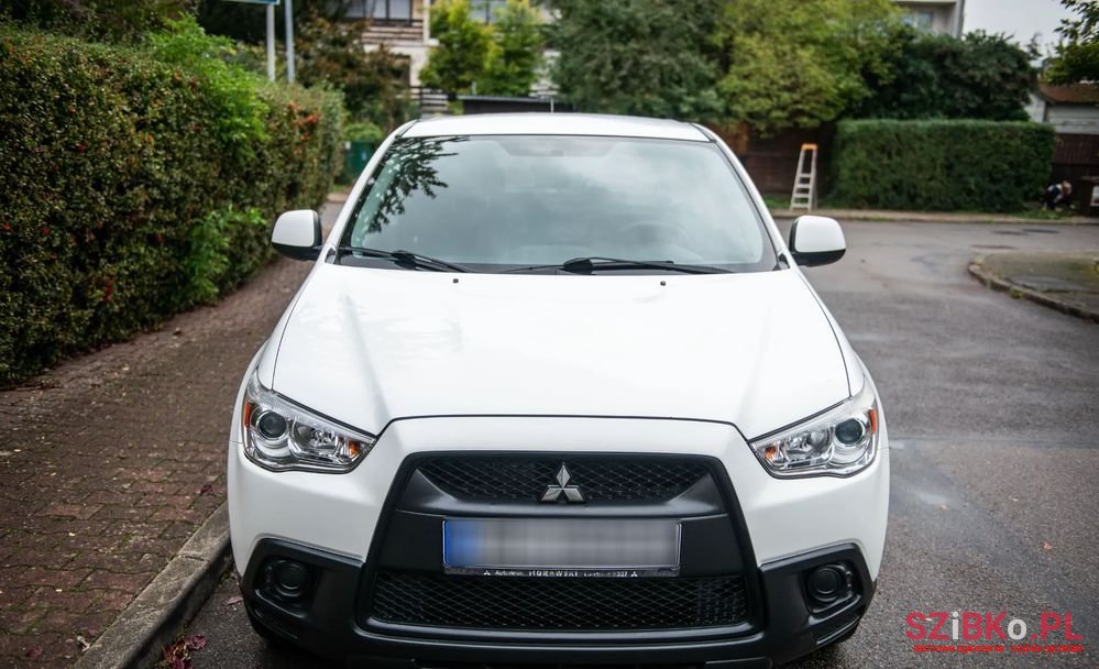 2012' Mitsubishi ASX photo #2