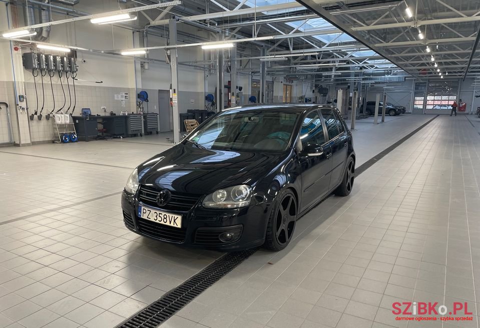 2006' Volkswagen Golf photo #1