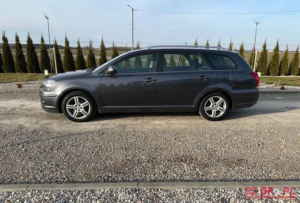 2007' Toyota Avensis photo #2