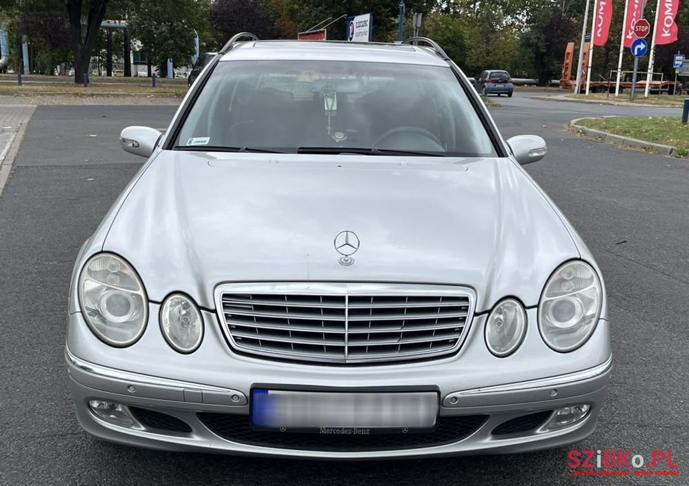 2004' Mercedes-Benz E-Class photo #2
