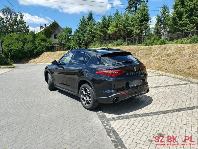 2022' Alfa Romeo Stelvio photo #6
