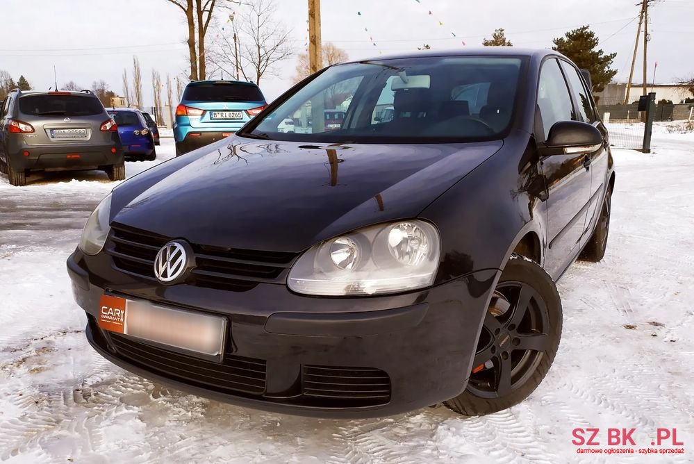 2003' Volkswagen Golf photo #1