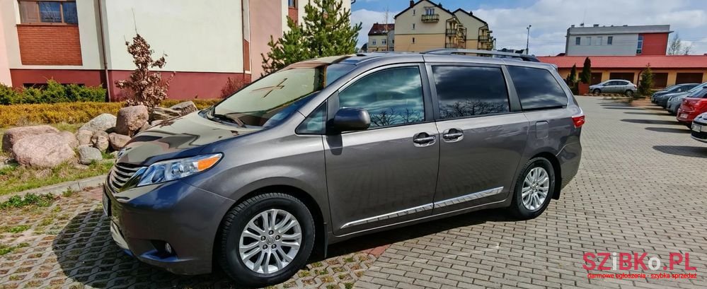 2015' Toyota Sienna 3.5 V6 Xle Awd photo #1