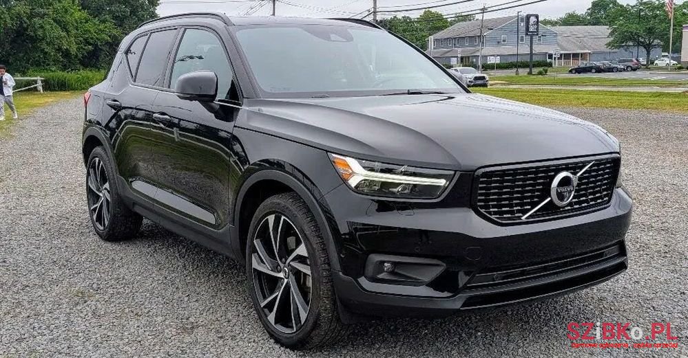 2018' Volvo Xc 40 T5 Awd R-Design photo #1