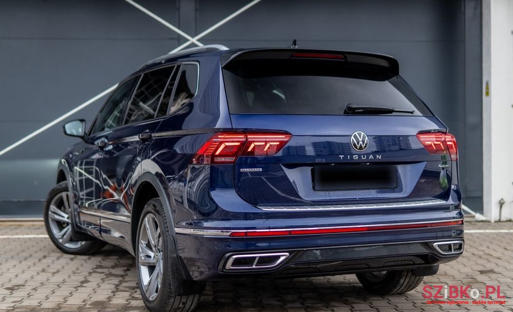 2022' Volkswagen Tiguan Allspace photo #6