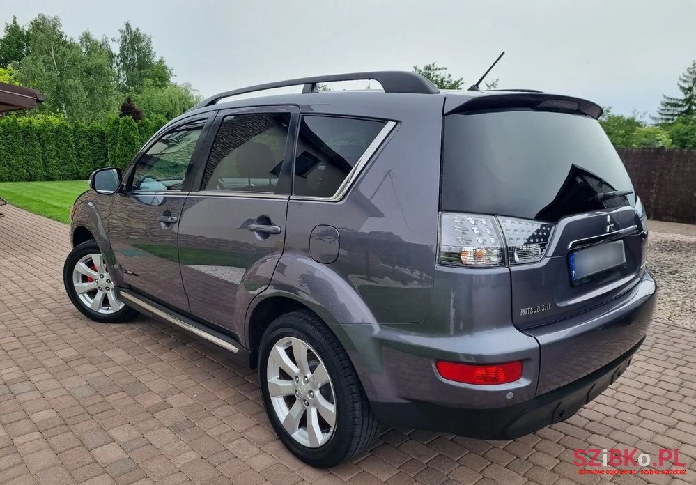 2011' Mitsubishi Outlander photo #4