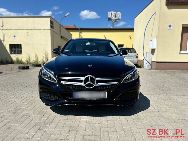 2017' Mercedes-Benz C-Class 160 9G-Tronic photo #3