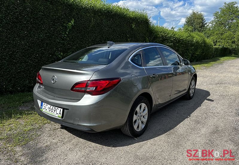 2018' Opel Astra photo #3