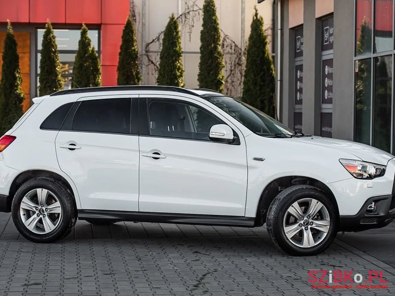 2011' Mitsubishi ASX photo #3