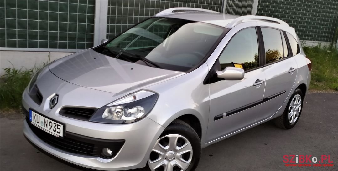 2008' Renault Clio photo #5