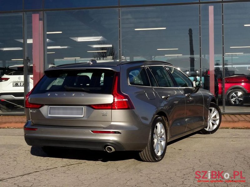 2019' Volvo V60 photo #5