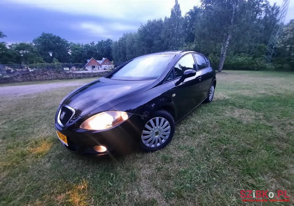 2006' SEAT Leon photo #1