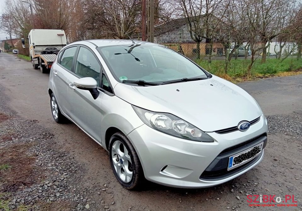 2011' Ford Fiesta photo #1