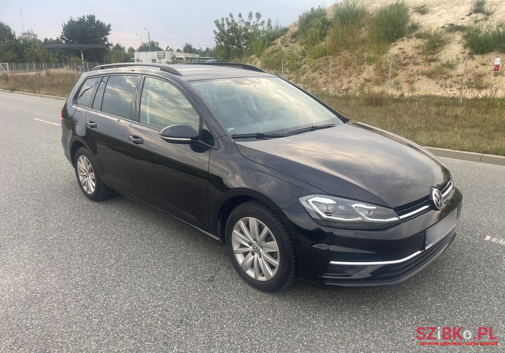 2017' Volkswagen Golf photo #4