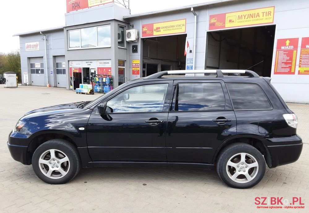 2004' Mitsubishi Outlander 2.0 Comfort 4Wd photo #3