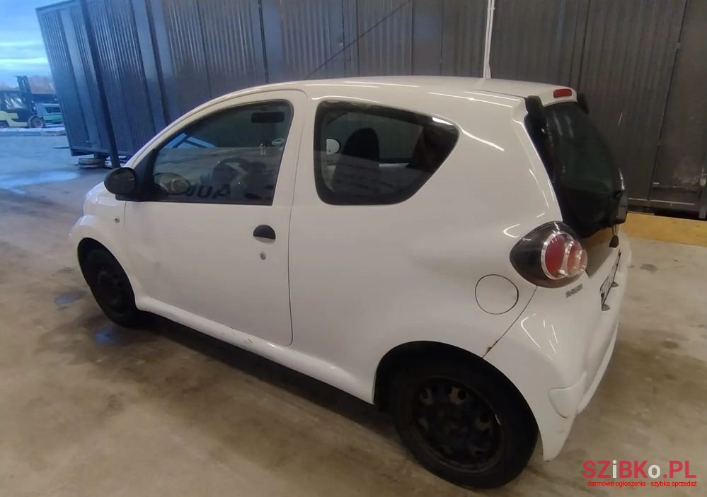 2011' Toyota Aygo 1.0 Vvt-I photo #6