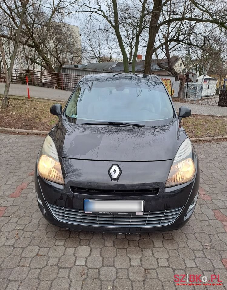 2009' Renault Scenic 1.9 Dci Privilege photo #2